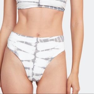 l*space beach wave bottoms